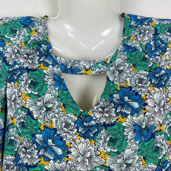 Banana Republic v-neck top with flutter sleeves S - Picture 4 of 10